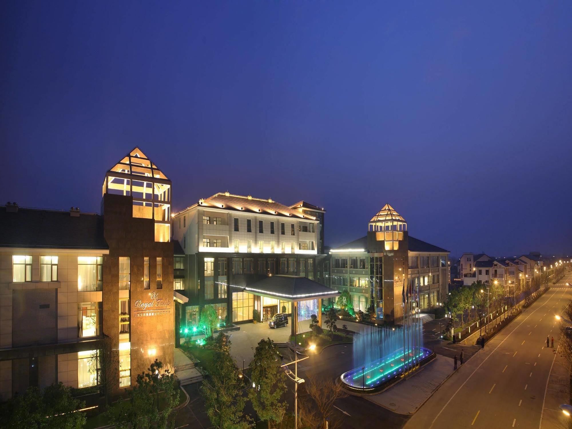 Royal Tulip Hotel Zhujiajiao Shanghai Exterior photo